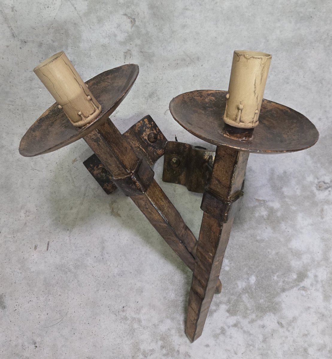 Pair Of Brutalist Sconces In Hammered And Patinated Iron-photo-3