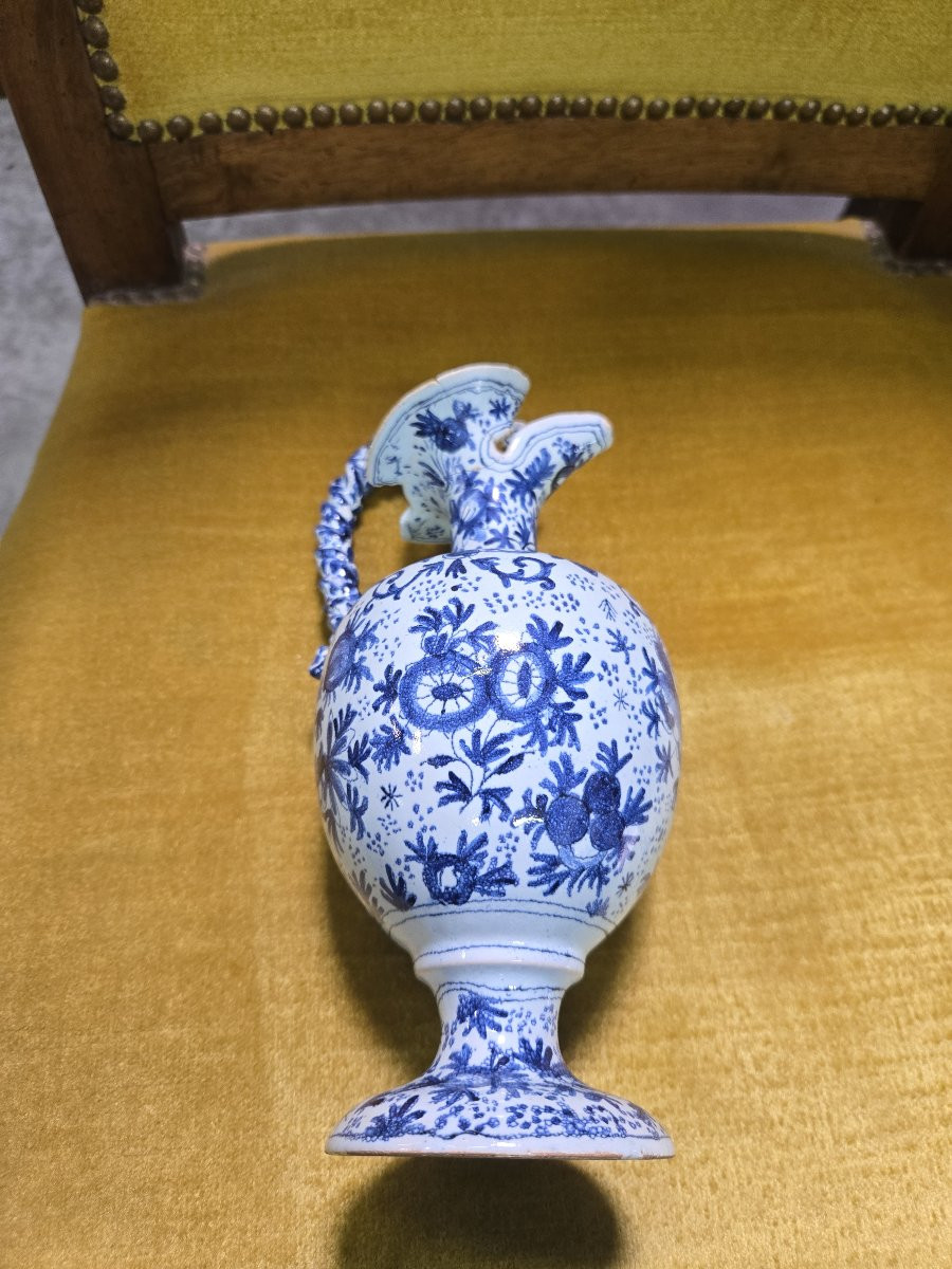 Aiguière en faïence fine à décor bleu et blanc, travail du XIXe siècle -photo-2