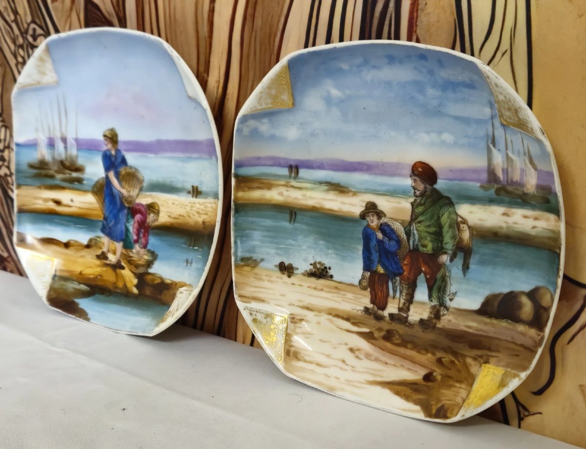 Pair Of Enameled Porcelain Plates With Polychrome Decoration Of Seaside Scenes-photo-3
