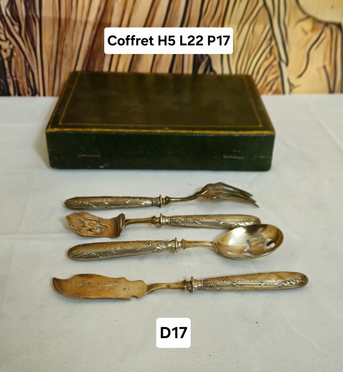 Suite de quatre pièces de service en argent présentée dans son élégant coffret d’origine-photo-8