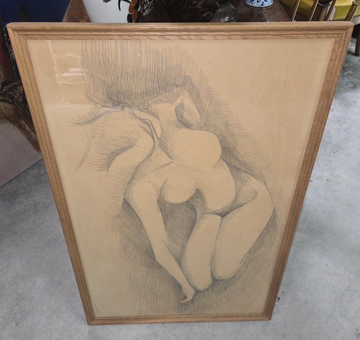 Grand dessin académique représentant un nu féminin recroquevillé, réalisé au fusain -photo-4