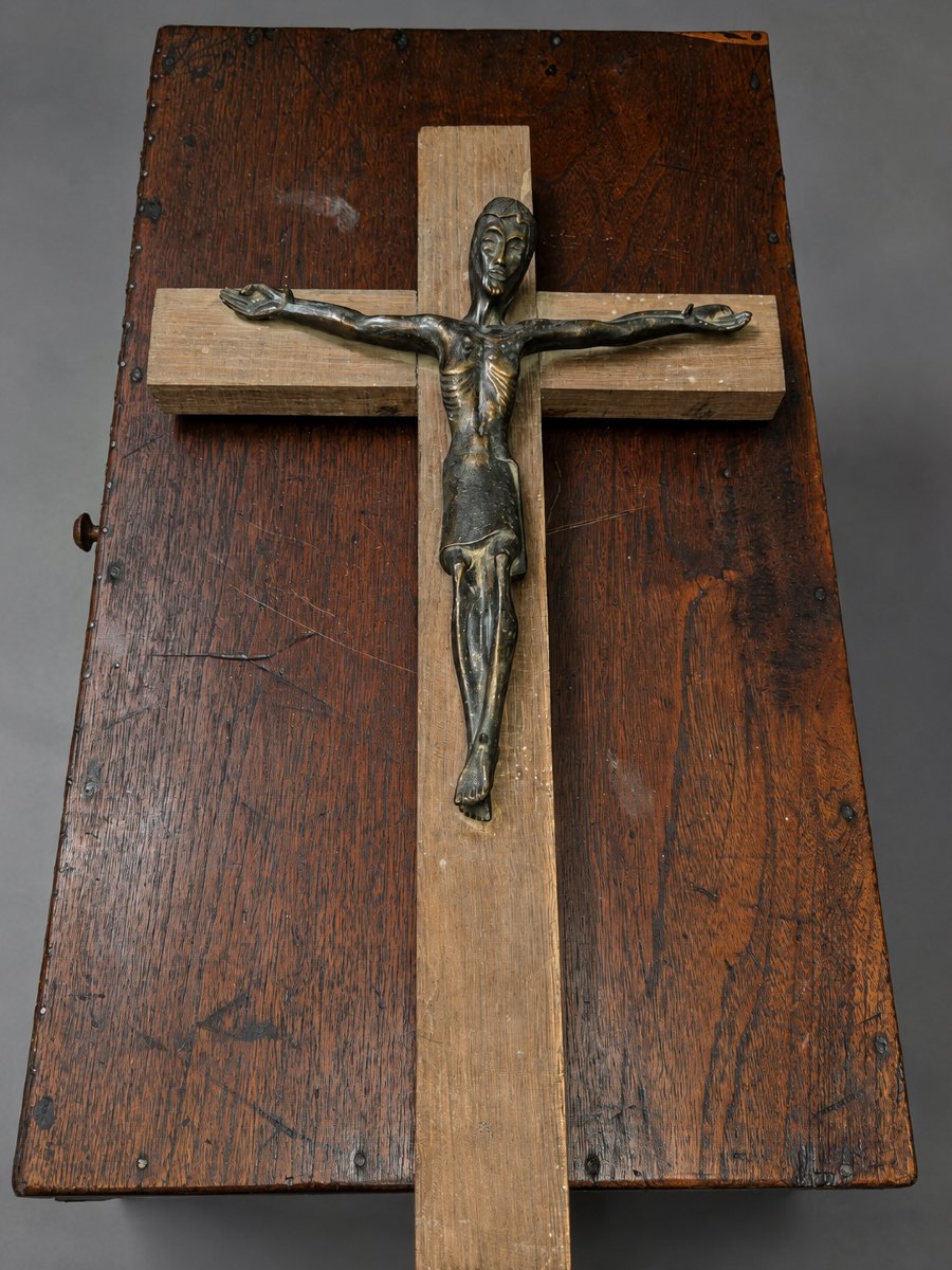 Christ crucifié moderniste en bronze signé P. Dudeffant – XXe siècle  -photo-4