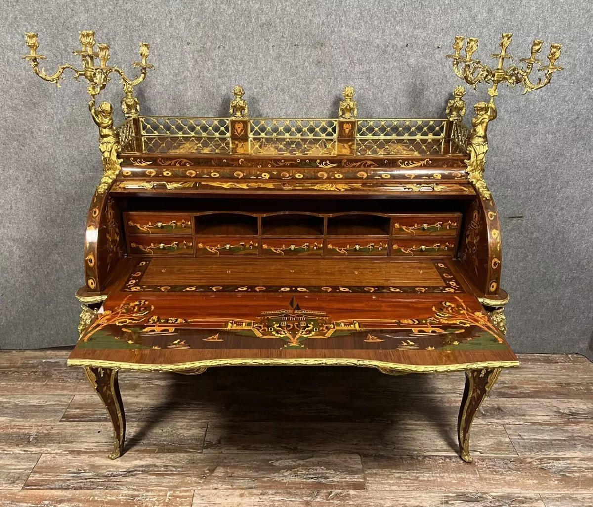Bureau à cylindre de centre marqueté et richement orné de bronzes – Style Louis XV -photo-4
