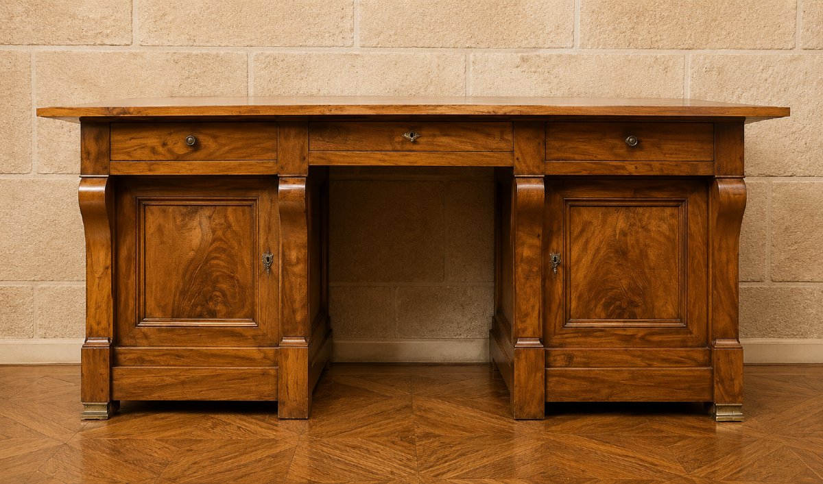 Important Mid-empire/restoration-style Walnut Desk, 19th Century 