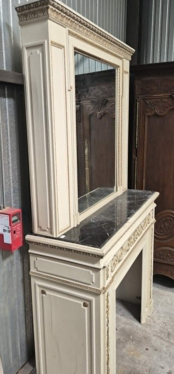 Importante cheminée de style Louis XVI, avec son trumeau le tout en bois laqué rechampi or  -photo-2