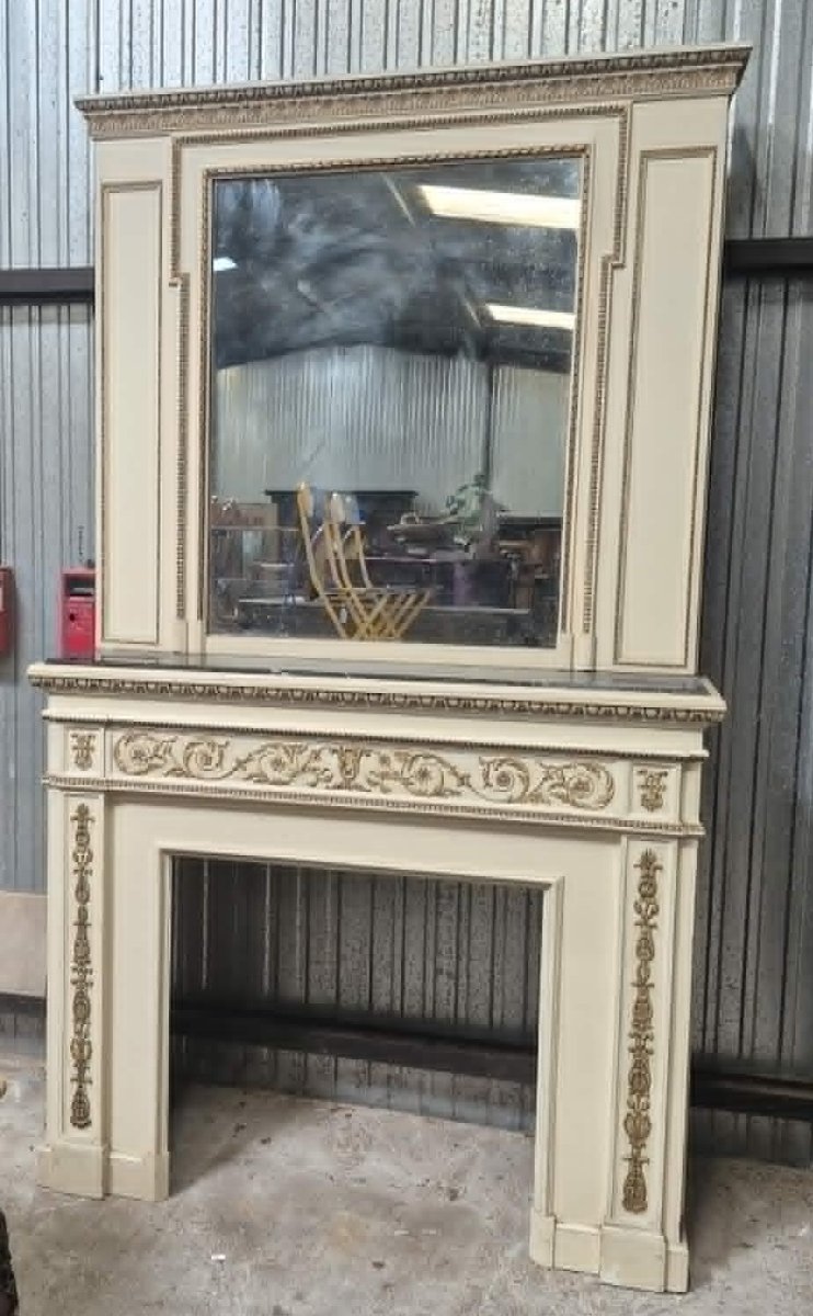Importante cheminée de style Louis XVI, avec son trumeau le tout en bois laqué rechampi or  -photo-1