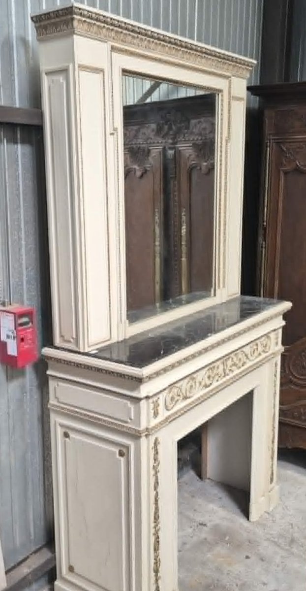Importante cheminée de style Louis XVI, avec son trumeau le tout en bois laqué rechampi or  -photo-3