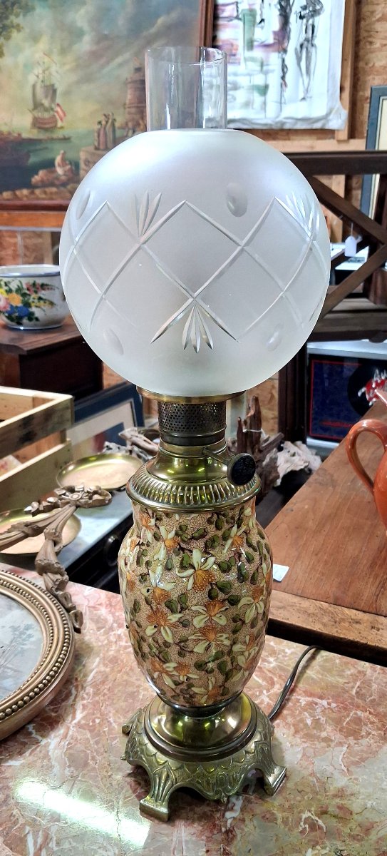 Lampe à pétrole en faïence émaillée à décor floral en relief-photo-4