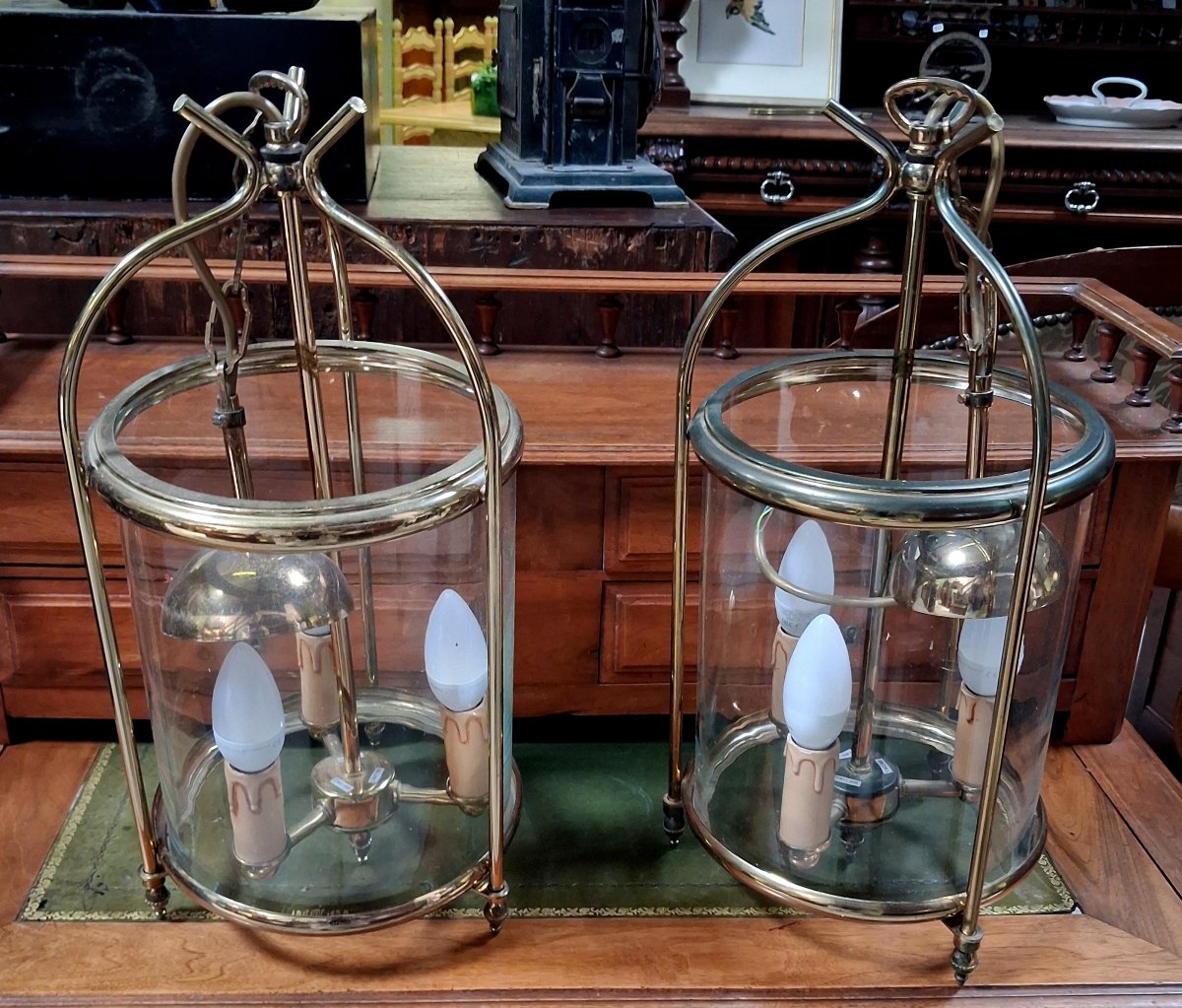 Paire de lanternes suspendues en laiton poli et verre cylindrique-photo-4