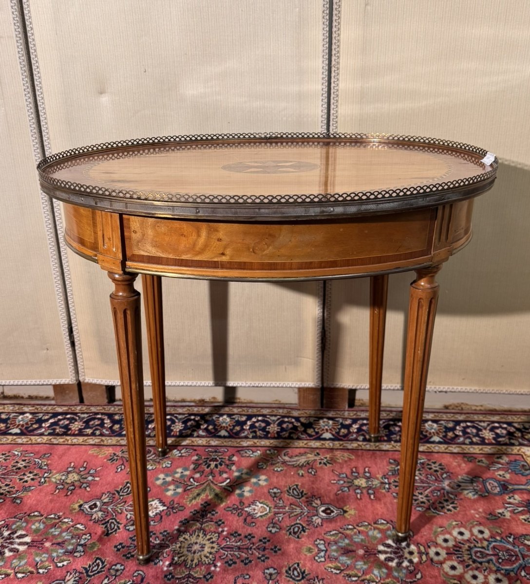 Louis XVI-style Hot-water Bottle Table -photo-4