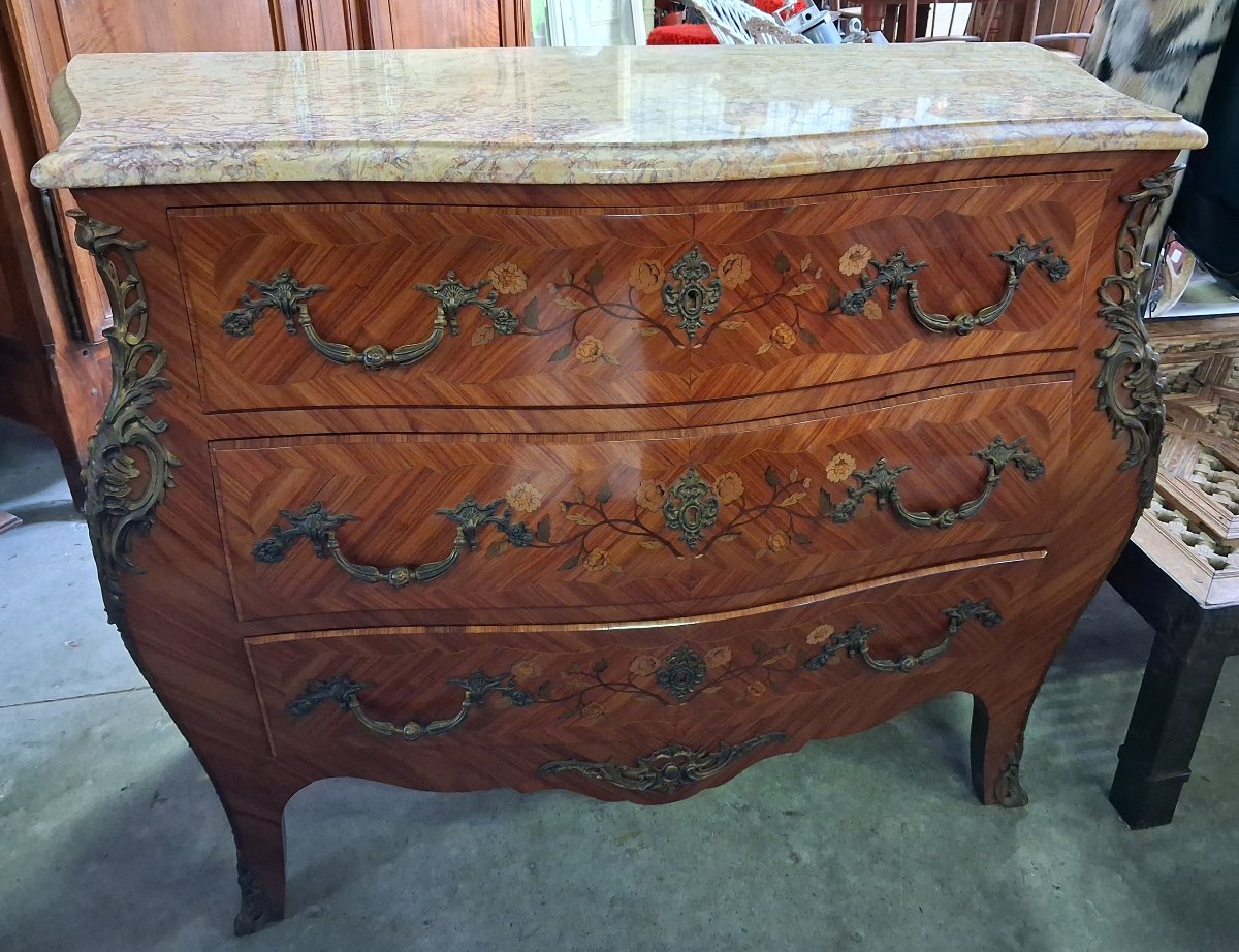 Commode galbée de style Louis XV en marquéterie -photo-3