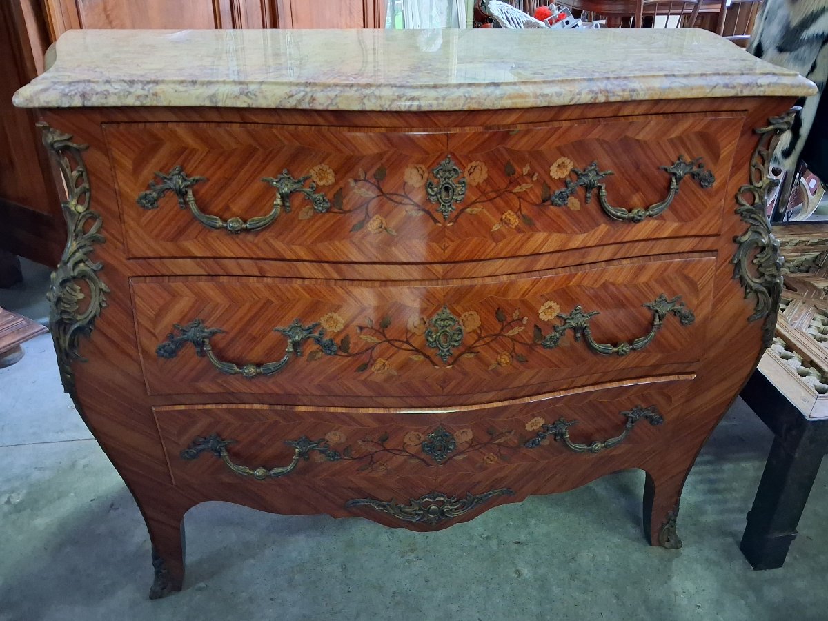 Commode galbée de style Louis XV en marquéterie -photo-4