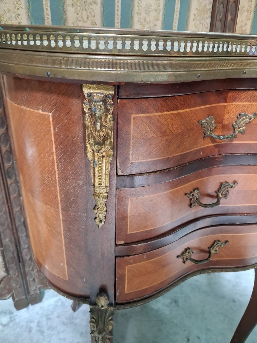 Commode de Dame demi-lune de style Louis XV en marqueterie et bronze doré-photo-4