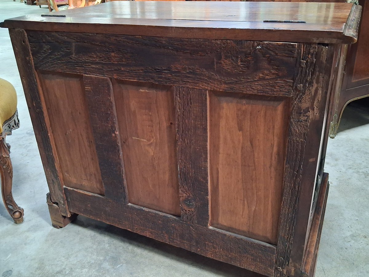 19th-century Renaissance-style Carved Walnut Chest  -photo-3