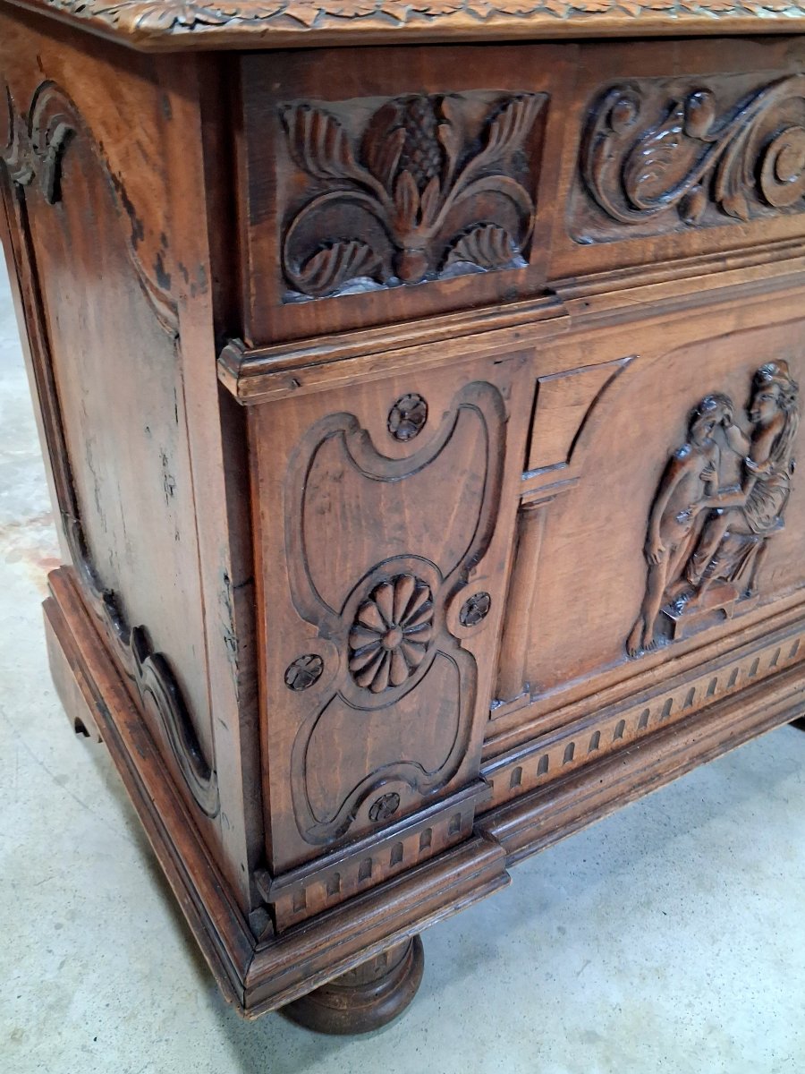 19th-century Renaissance-style Carved Walnut Chest  -photo-6
