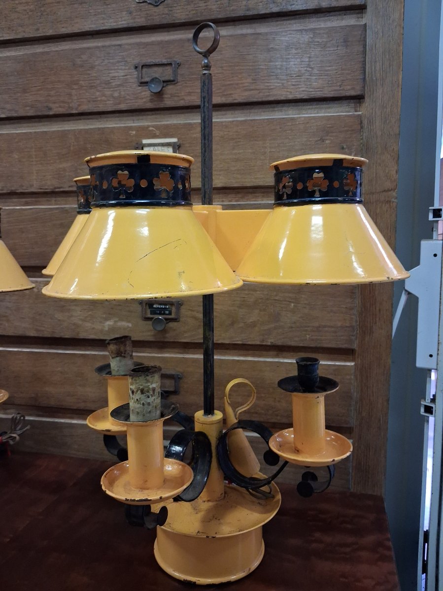 Paire de lampes bouillottes style Empire à trois lumières en tôle laquée avec accessoire-photo-4