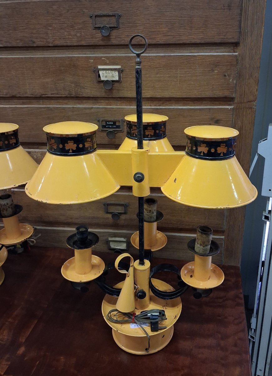 Paire de lampes bouillottes style Empire à trois lumières en tôle laquée avec accessoire-photo-5