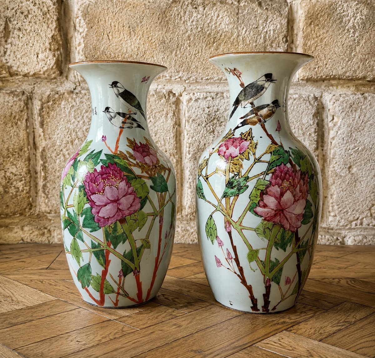 aire De Grands Vases Chinois En Porcelaine Décor Floral Et Oiseaux, XIXe Siècle  