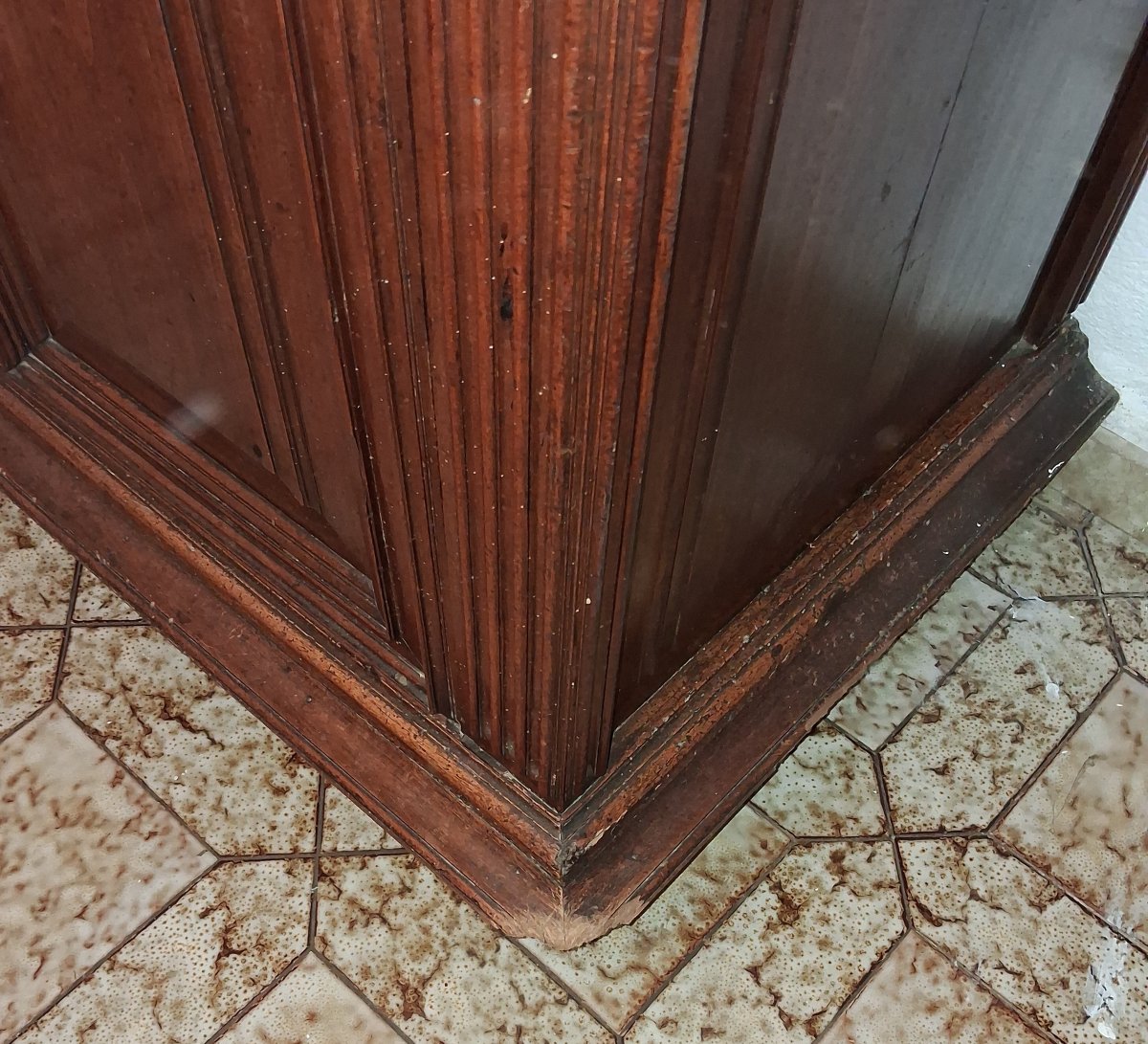 Renaissance Two-part Walnut Cabinet And Sideboard, 17th Century -photo-2