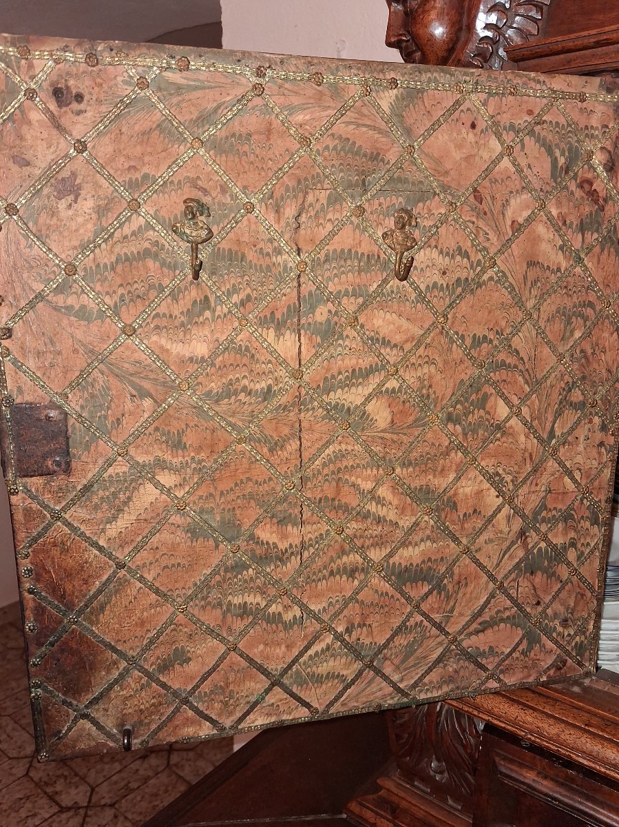 Renaissance Two-part Walnut Cabinet And Sideboard, 17th Century -photo-4
