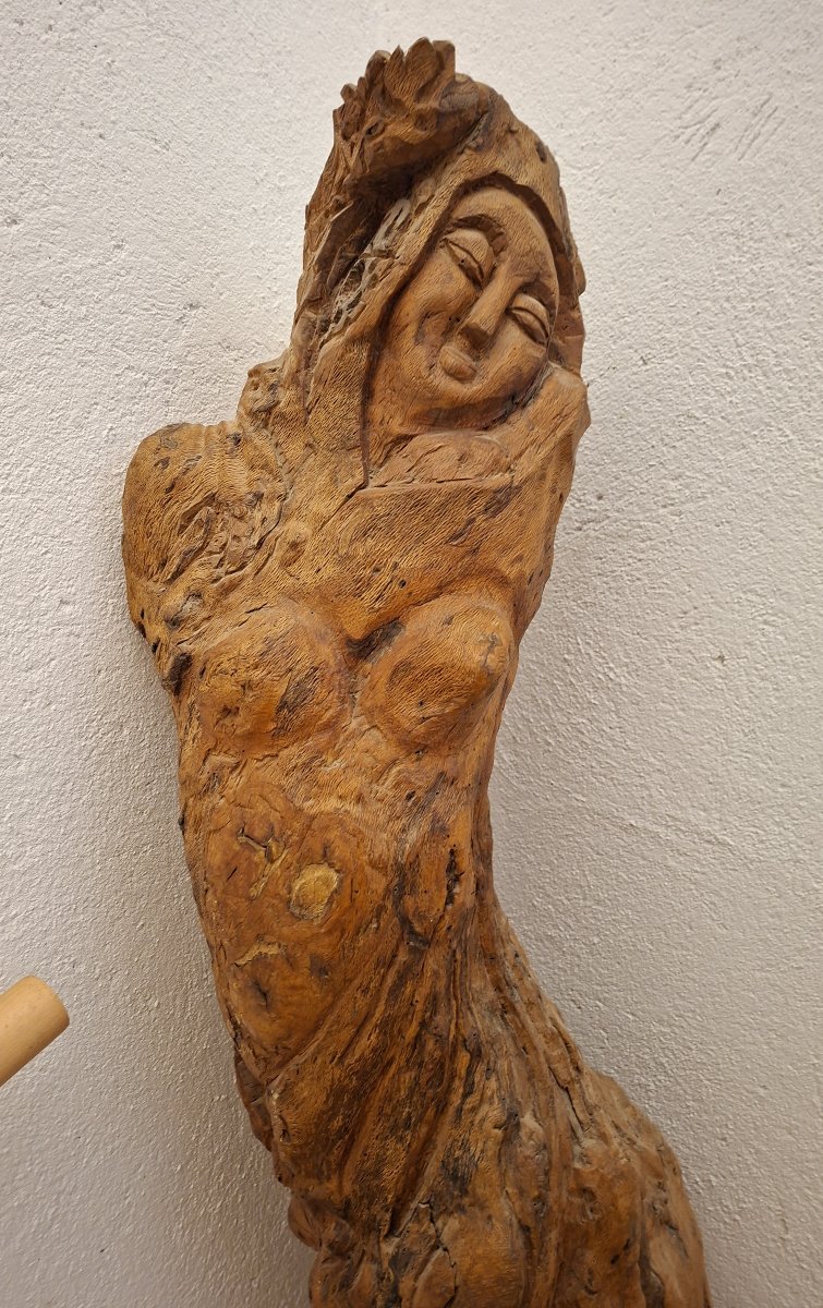 Feminine Sculpture Carved From A Tree Stump – Artist’s Work, 20th Century -photo-3