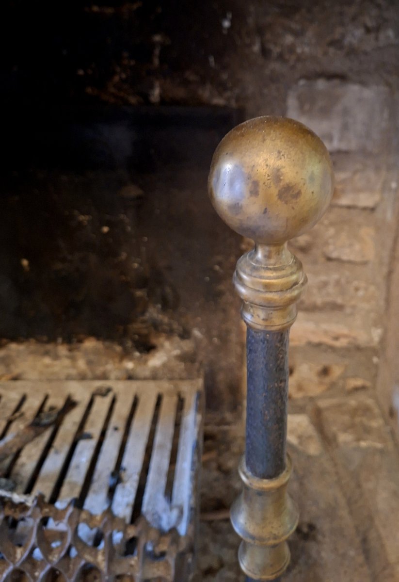 Paire De Chenets En Fer Forgé Et Laiton Avec Porte-Bûches De Cheminée, XIXe Siècle-photo-4