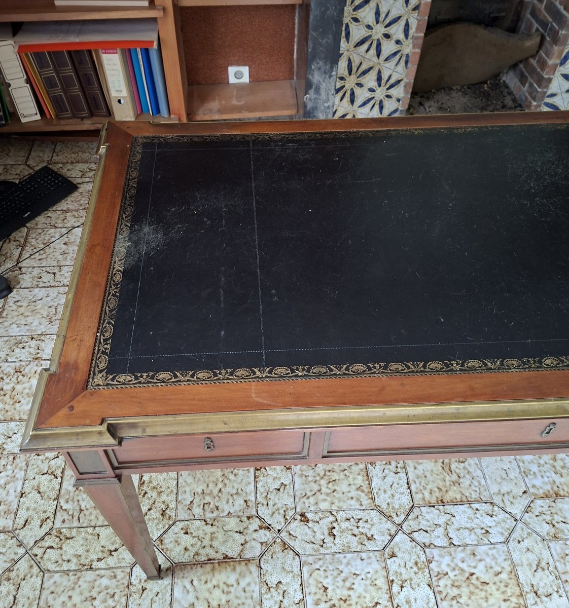 Large Parisian Center-drawer Desk With Pull-out Drawers, Louis XVI Style, Mahogany And Gilded Bronze, 19th Century -photo-1