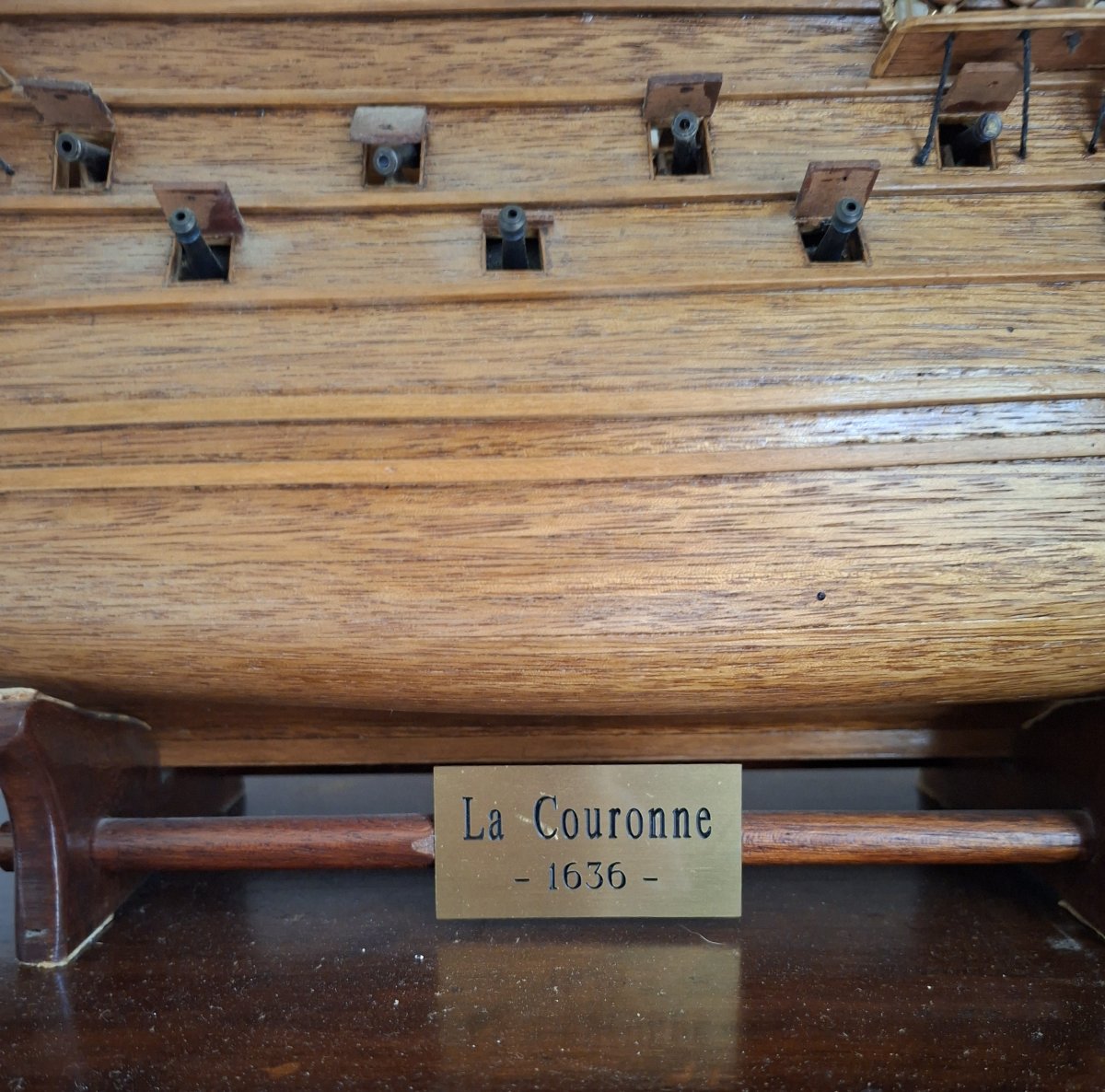 Large Model Of The Ship “la Couronne” – French Vessel From 1636  -photo-3