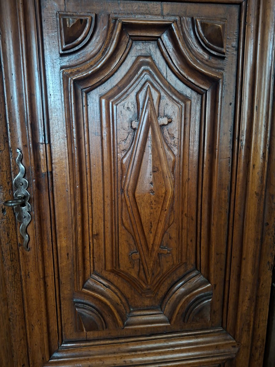 Louis XIII Cabinet In Molded And Carved Walnut – 17th Century -photo-1