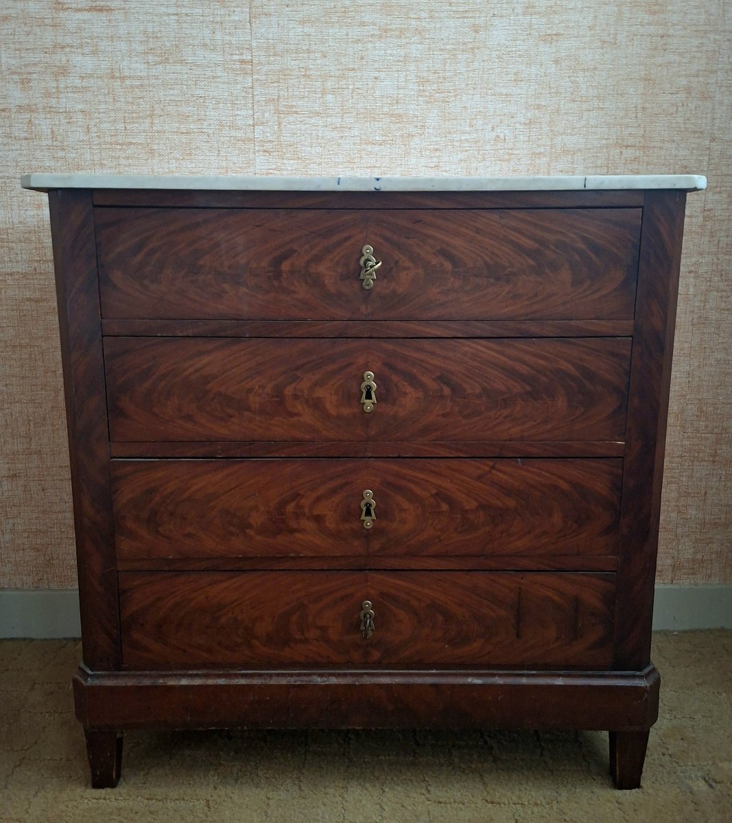 Commode époque Louis-Philippe en acajou flammé, dessus marbre blanc -photo-2