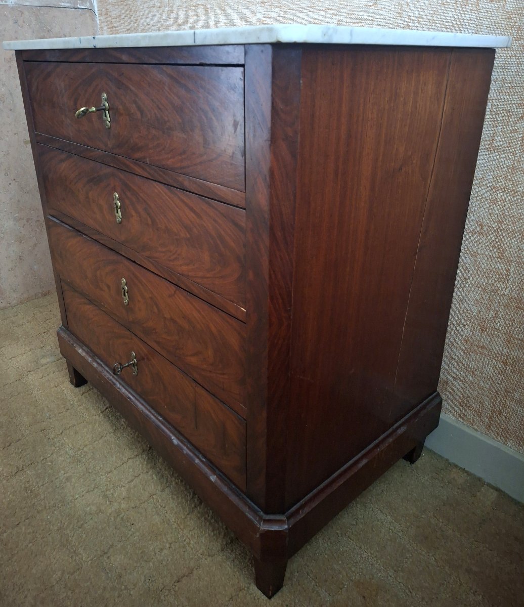 Commode époque Louis-Philippe en acajou flammé, dessus marbre blanc -photo-2