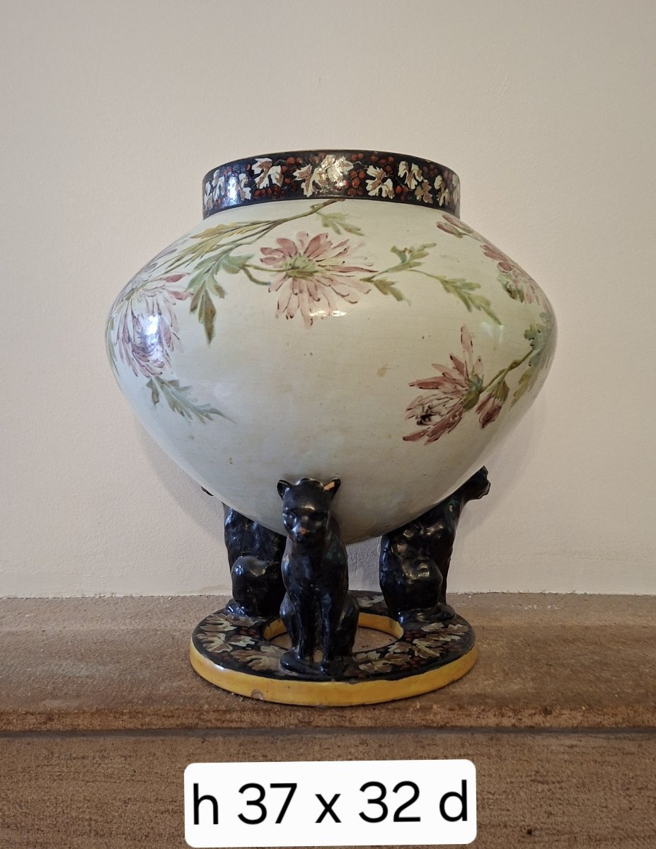 Grand cache-pot en faïence polychrome à décor floral reposant sur trois panthères – XXe siècle -photo-4