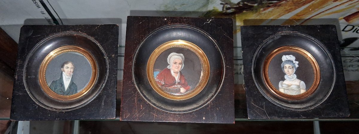 3 Watercolor Miniatures On Vellum, Depicting Three Members Of The Same Family-photo-4