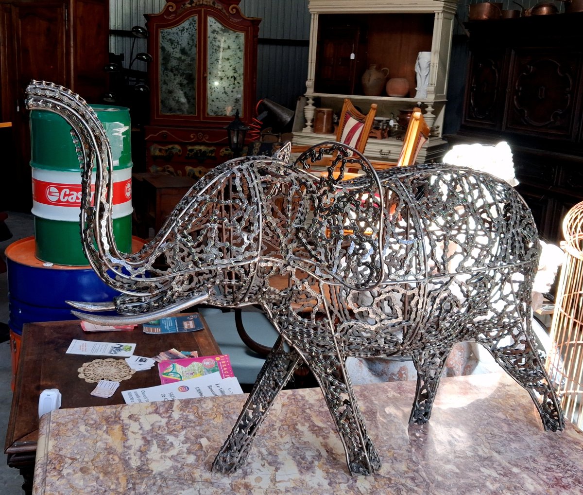 Éléphant en chaînes de vélo soudées – Sculpture contemporaine en métal recyclé-photo-2
