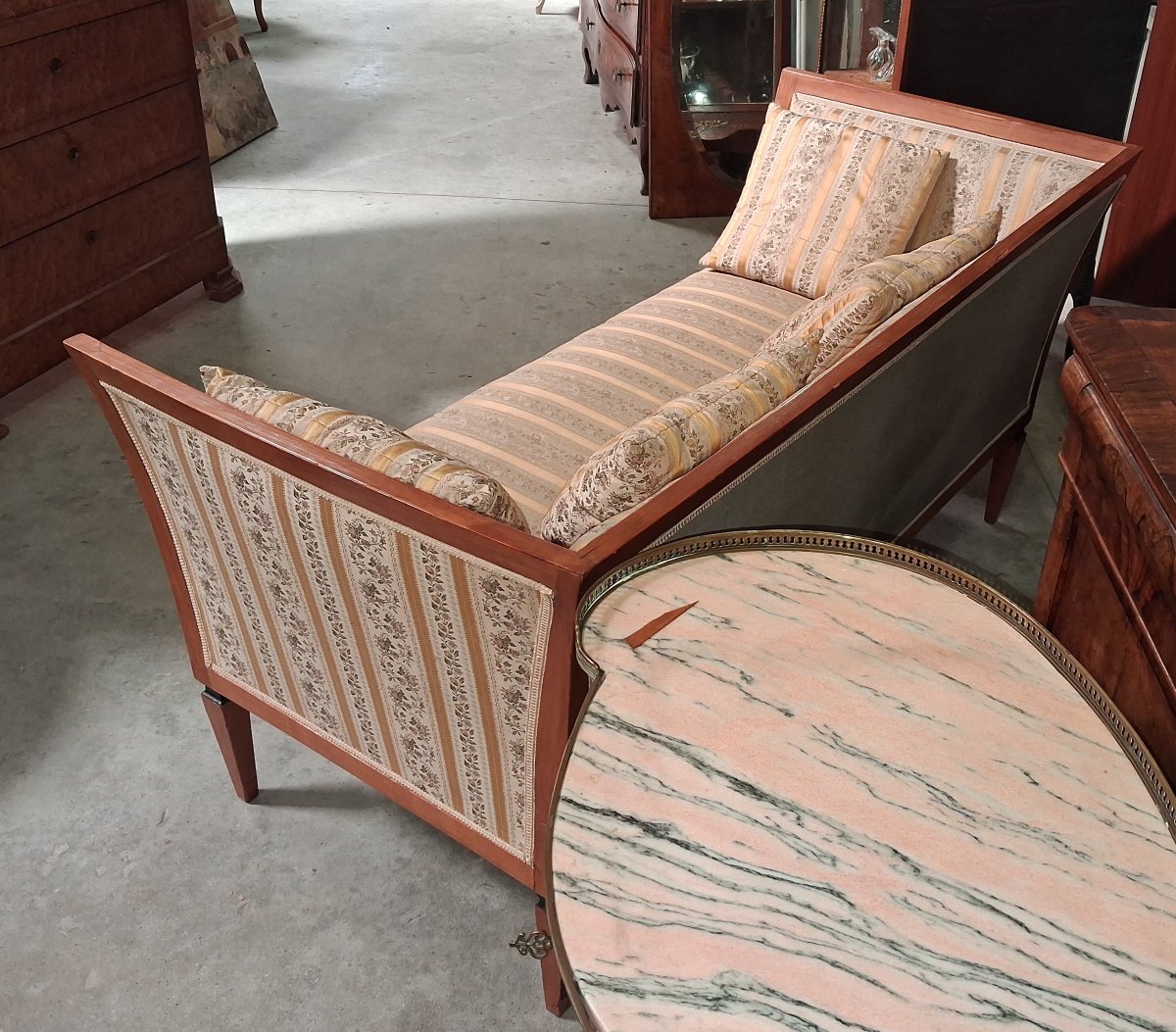 Canapé trois places époque Biedermeier en bois clair-photo-5