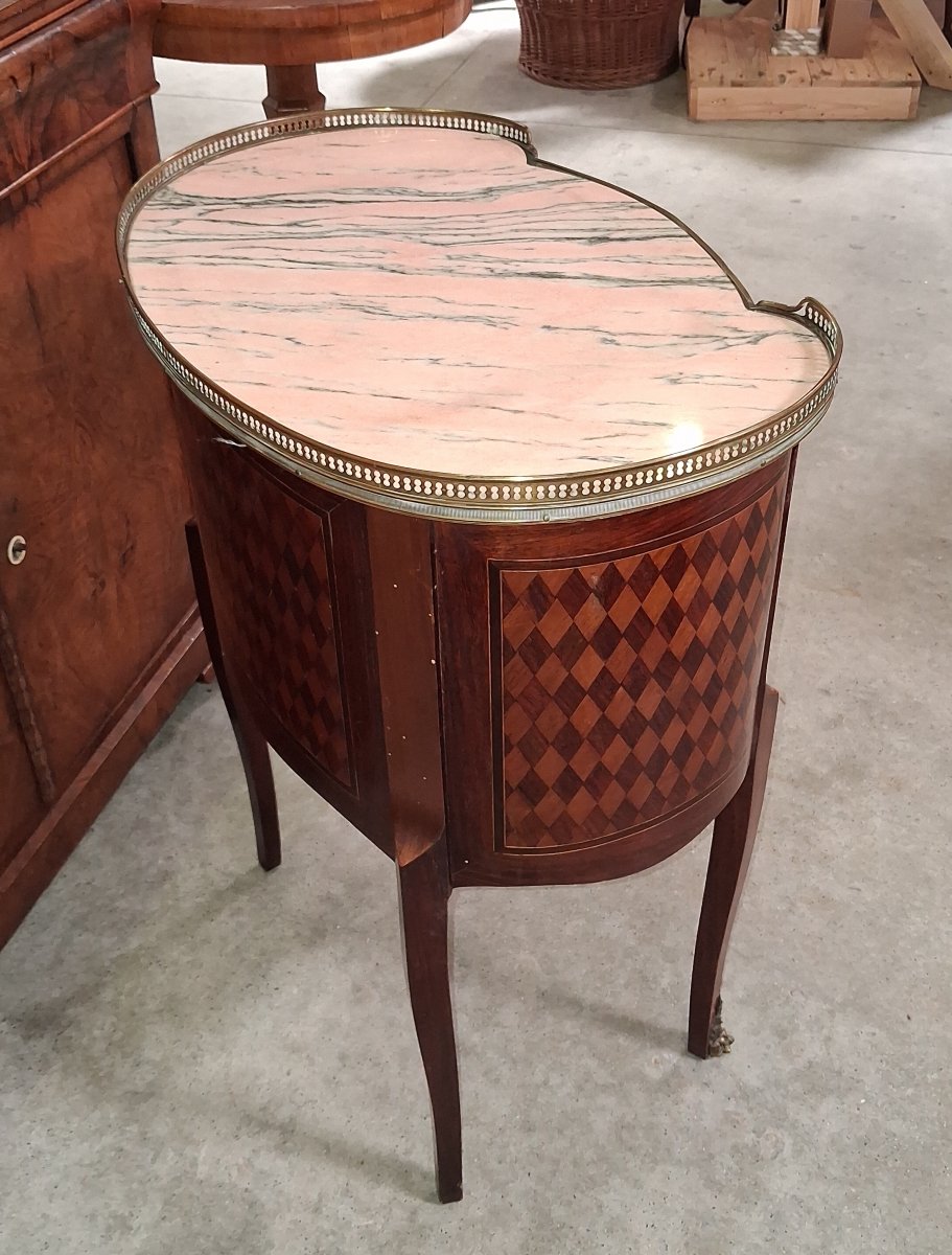 Commode sauteuse de forme rognon en marqueterie, marbre rose et bronzes – Style Louis XV-photo-3