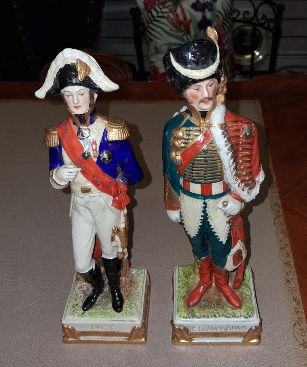 Paire De Statuettes Napoléoniennes En Porcelaine Polychrome -photo-4