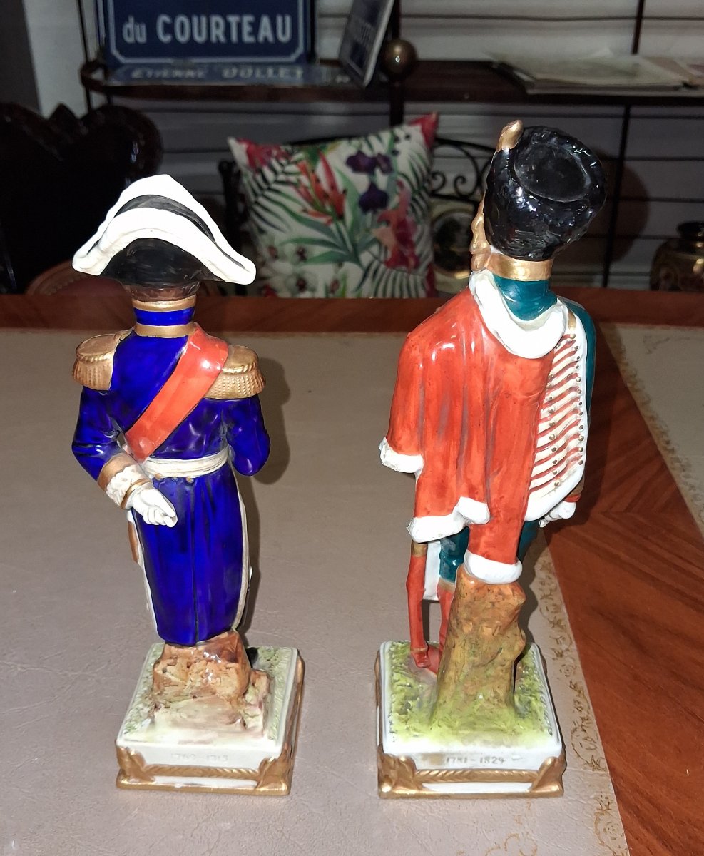 Paire De Statuettes Napoléoniennes En Porcelaine Polychrome -photo-3