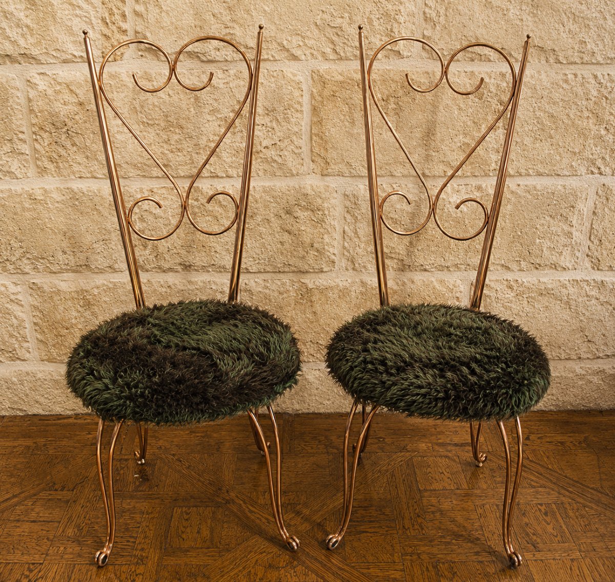 Paire de chaises en métal doré, esprit Maison Jansen, années 1970 