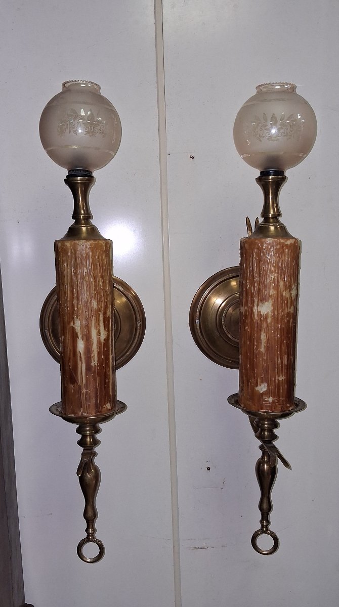 Pair Of Candleholder-style Wall Sconces In Bronze And Gold-plated Brass With Glass Globes -photo-3