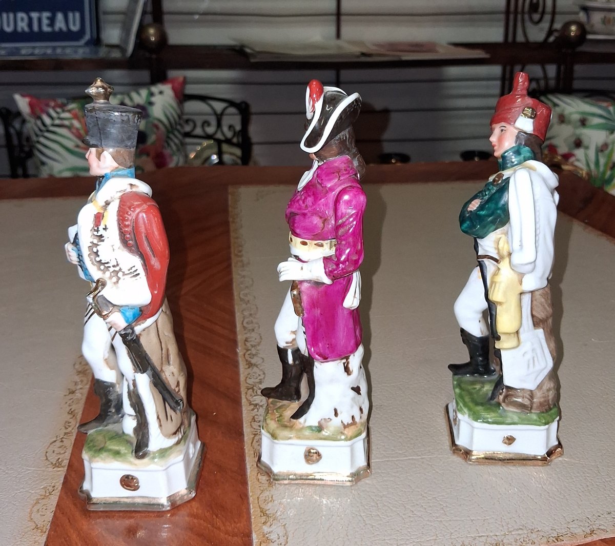 Allemagne : Suite de trois sujets napoléoniens en porcelaine polychrome  -photo-4