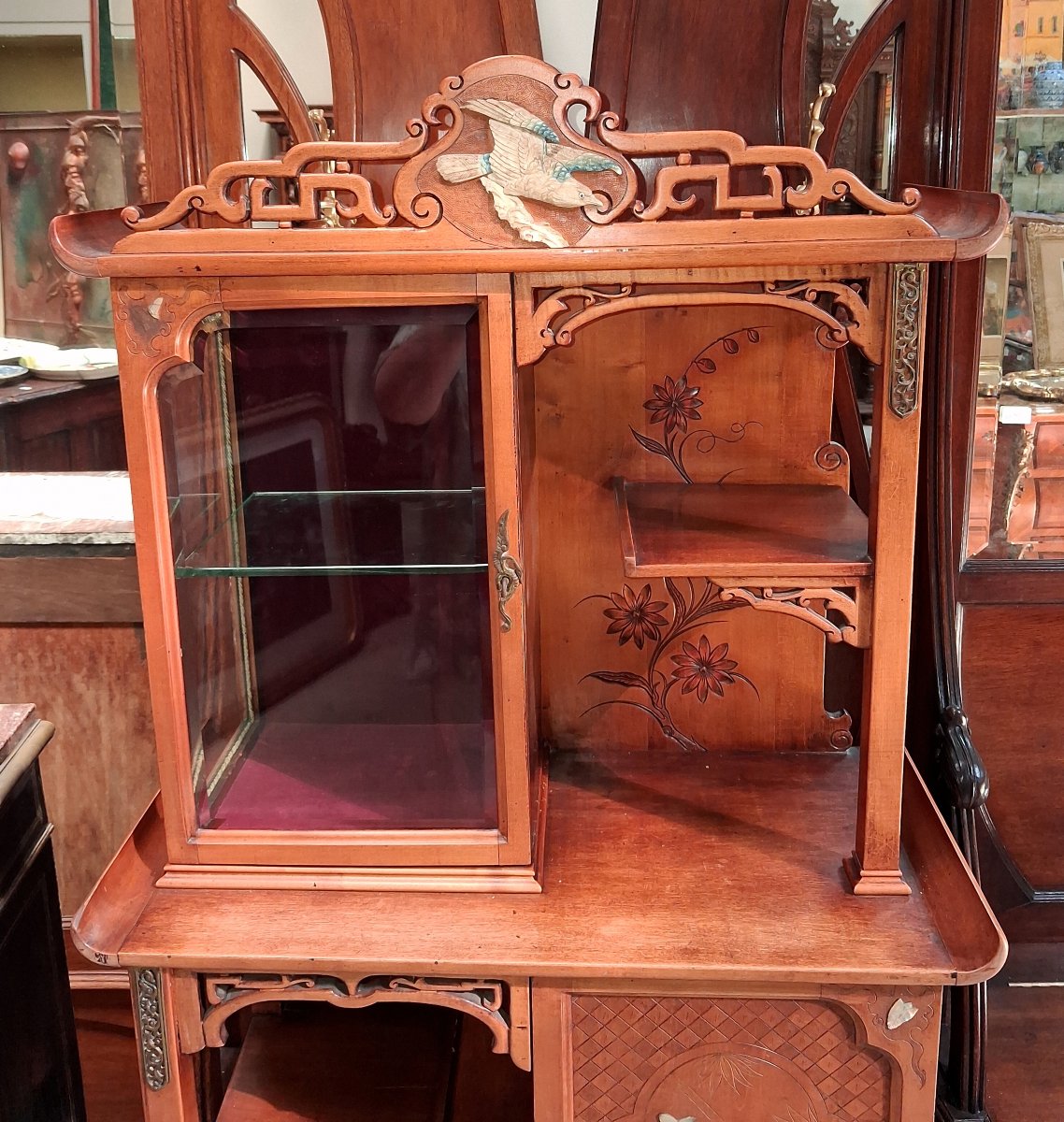 Étagère - vitrine japonisante Art Nouveau en acajou et nacre  Époque fin XIXe siècle-photo-4