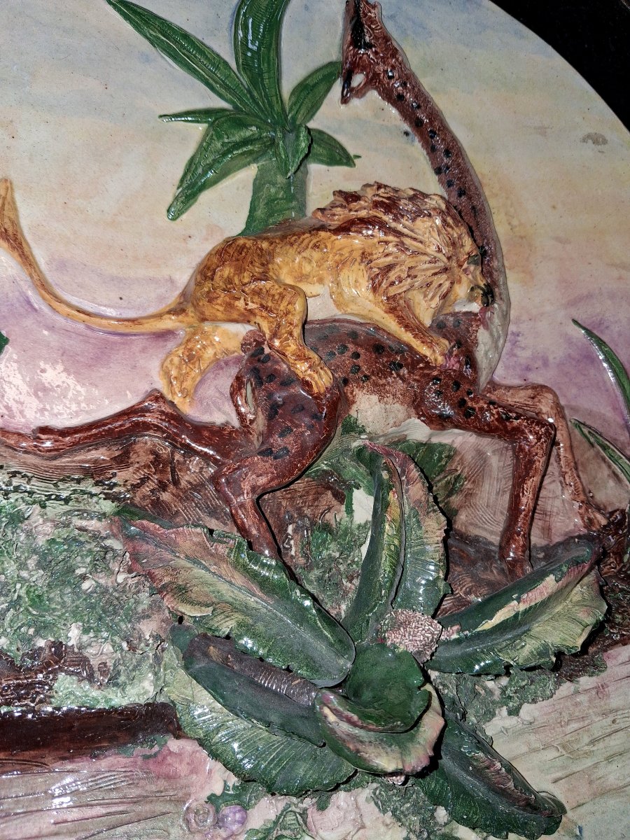 Large Ceramic Wall Plate With Relief Decoration – Lion Attacking An Ostrich -photo-2