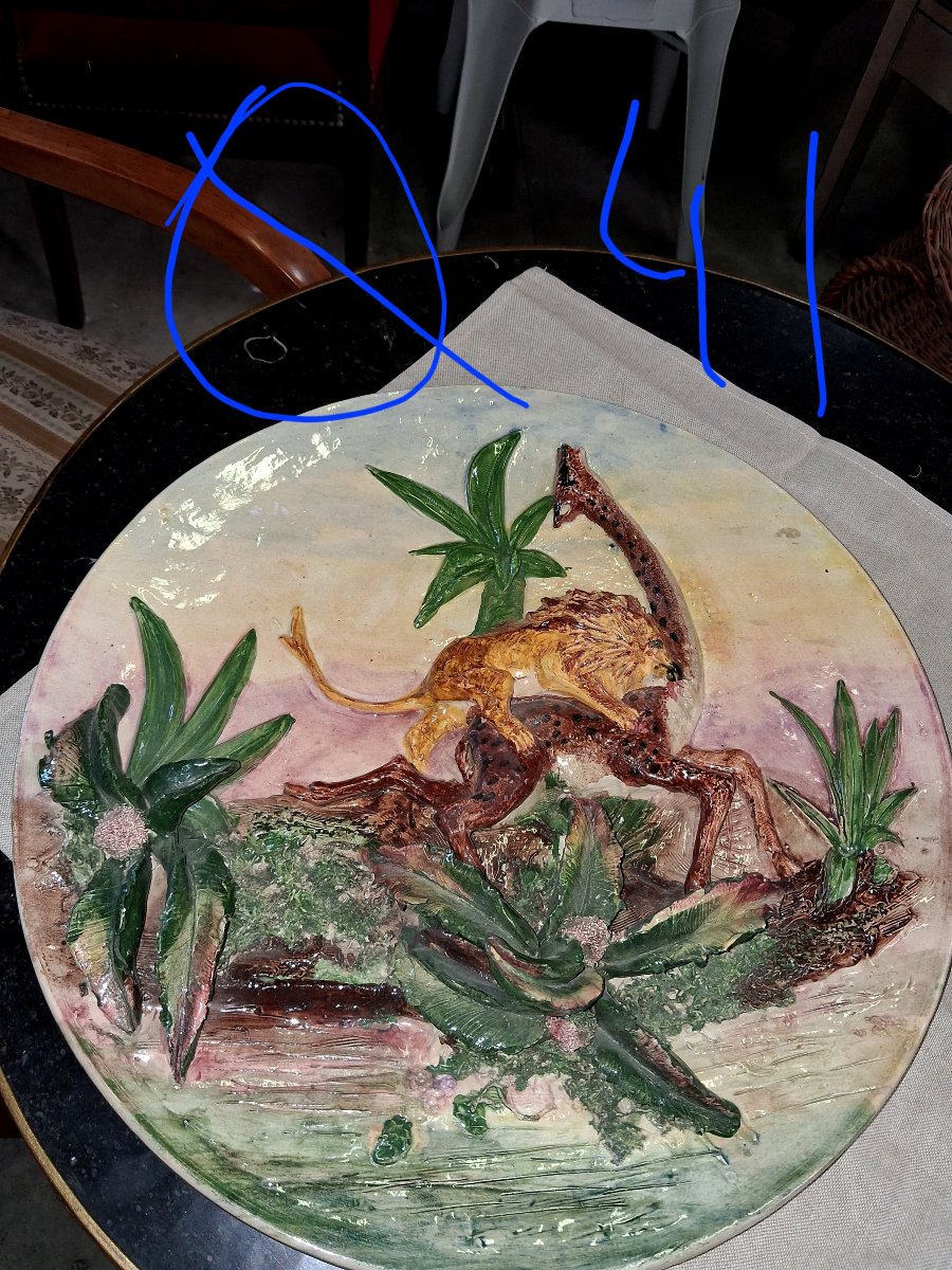 Large Ceramic Wall Plate With Relief Decoration – Lion Attacking An Ostrich -photo-5