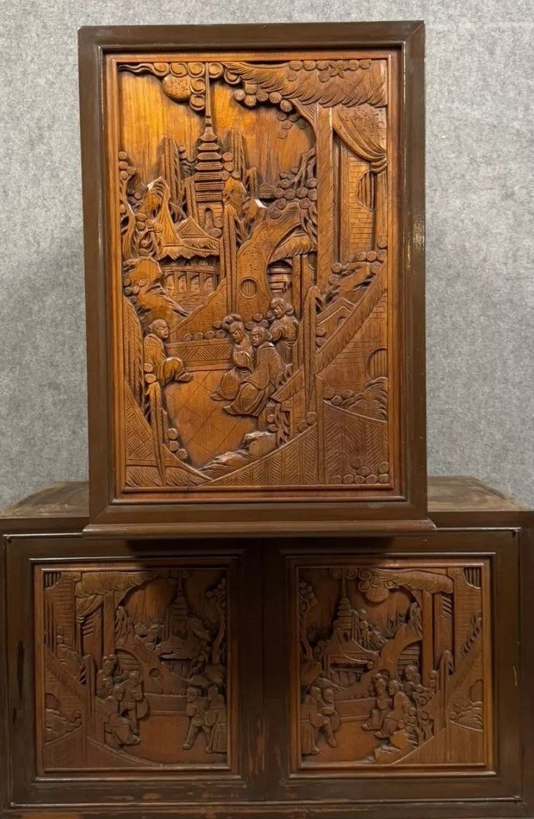 Swiveling Chinese Cabinet Made Of Camphor Wood -photo-4