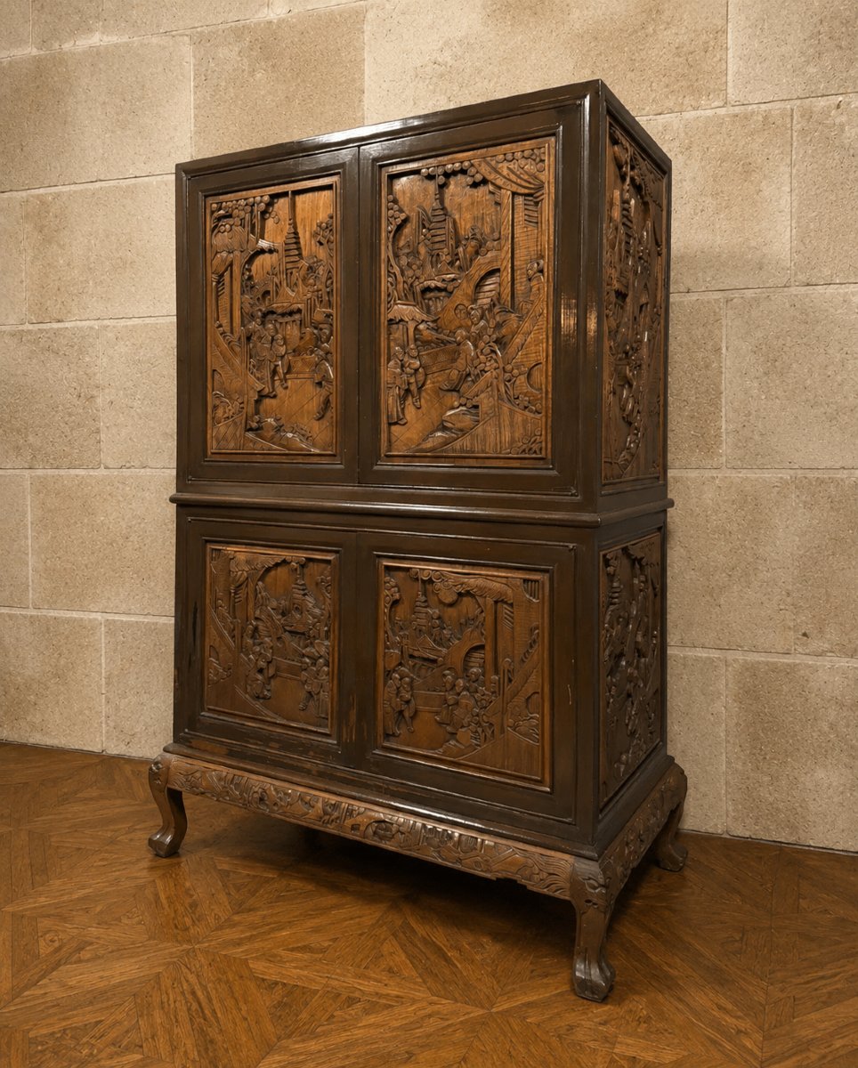 Swiveling Chinese Cabinet Made Of Camphor Wood -photo-4