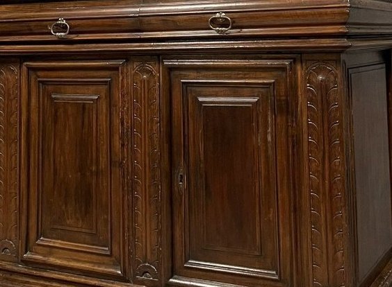 Two-section Cabinet-style Sideboard In Molded Walnut – Louis XIII Period, 17th Century-photo-2