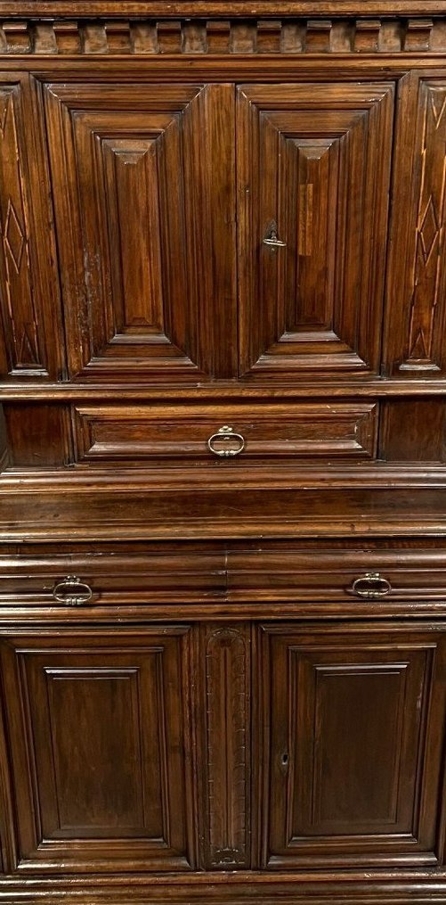 Two-section Cabinet-style Sideboard In Molded Walnut – Louis XIII Period, 17th Century-photo-1