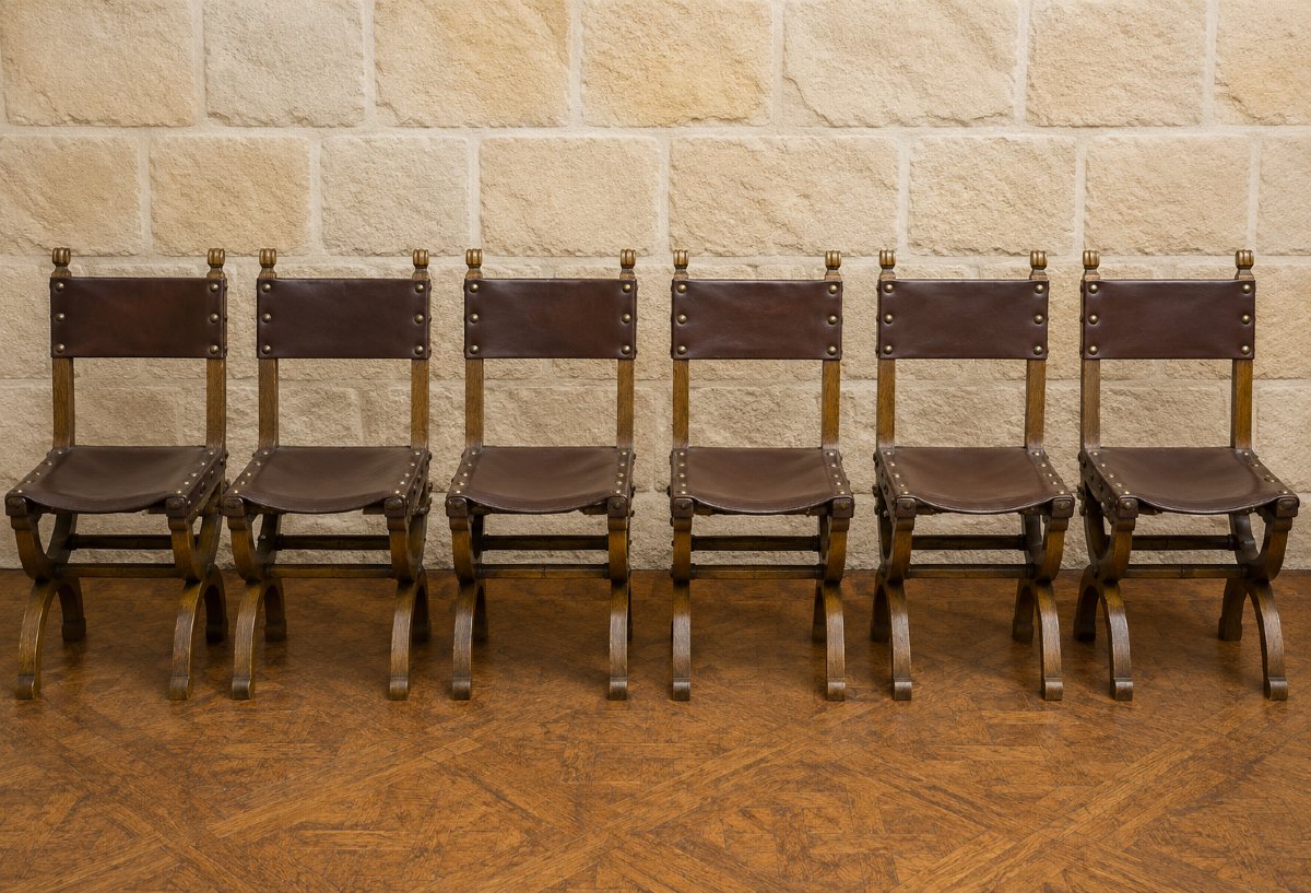 Suite de six chaises de style Renaissance en chêne et cuir -photo-4