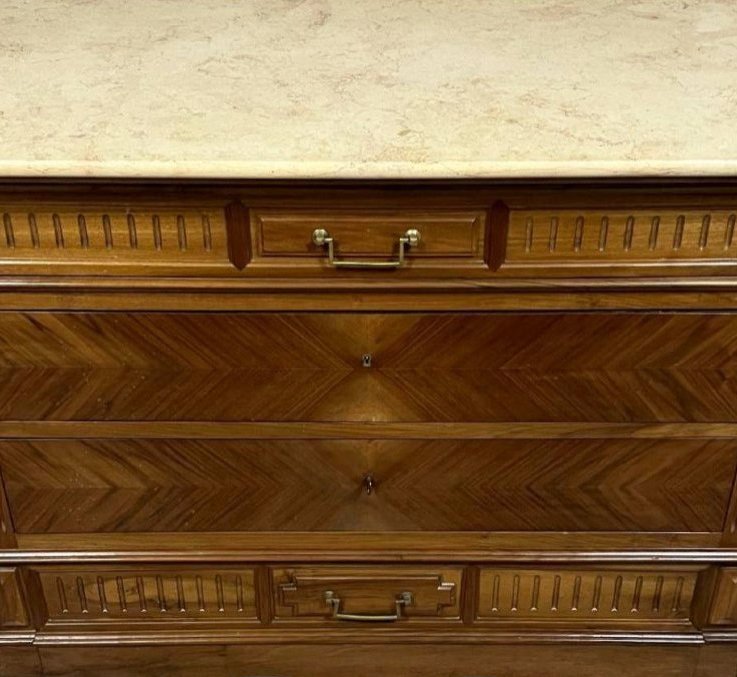 Commode de style Louis XVI en noyer – Plateau marbre – Façade en chevrons-photo-3